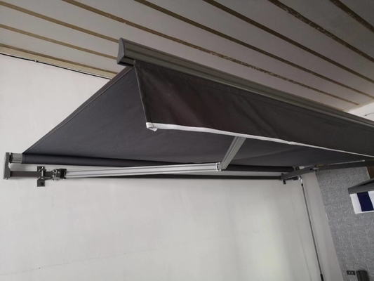 Materiał żaglowy Poliester Wciągająca się marynarka dla patio Balkon UV wodoodporna pokrywa